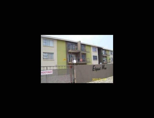 2 BEDROOM TOWNHOUSE FOR SALE IN VANDERBIJLPARK SE 4